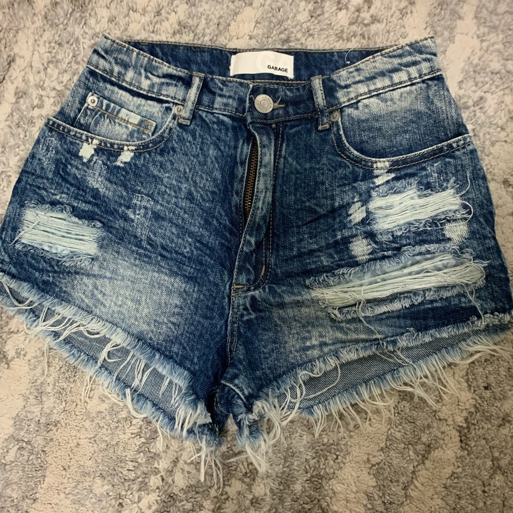 mid rise Jean short